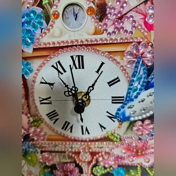 Handmade 5D Diamond Painting Clock Bluebirds Floral Birdhouse Art New 8"x11" - Picture 2 of 5